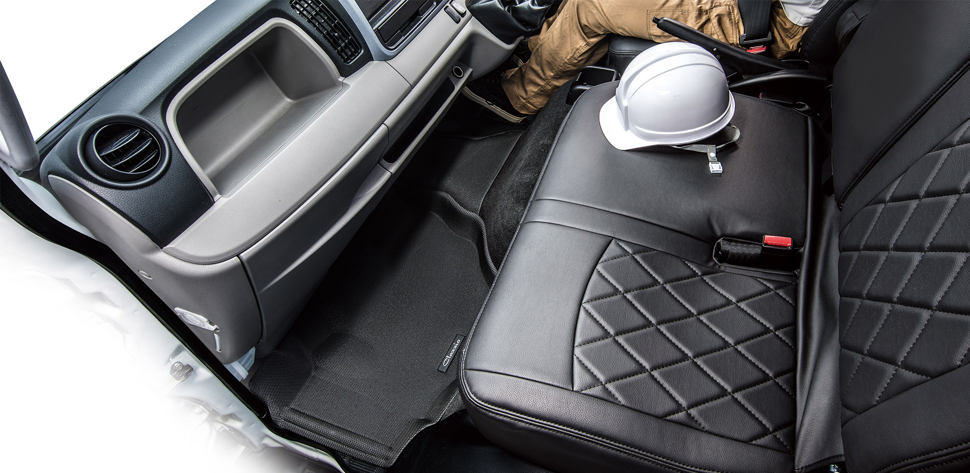 車のシートカバーとフロアマットならclazzio クラッツィオ 働く車シリーズ Strong Leather Quilt Type ストロングレザー キルトタイプ 車のシートカバーとフロアマットならclazzio クラッツィオ 働く車シリーズ Strong Leather Quilt Type ストロングレザー キルトタイプ
